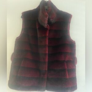 NWT Funnel neck collar faux fur vest burgundy and black.